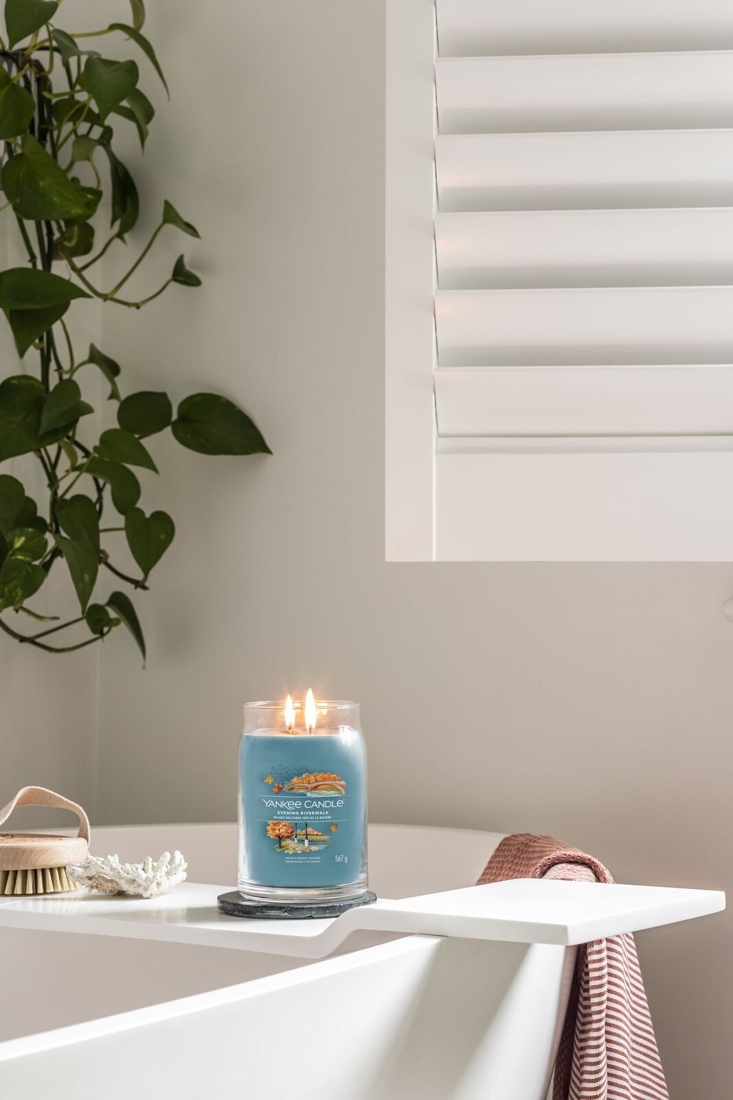 Evening-Riverwalk_Large_1 Evening Riverwalk Signature Large Jar 567g 2-Docht