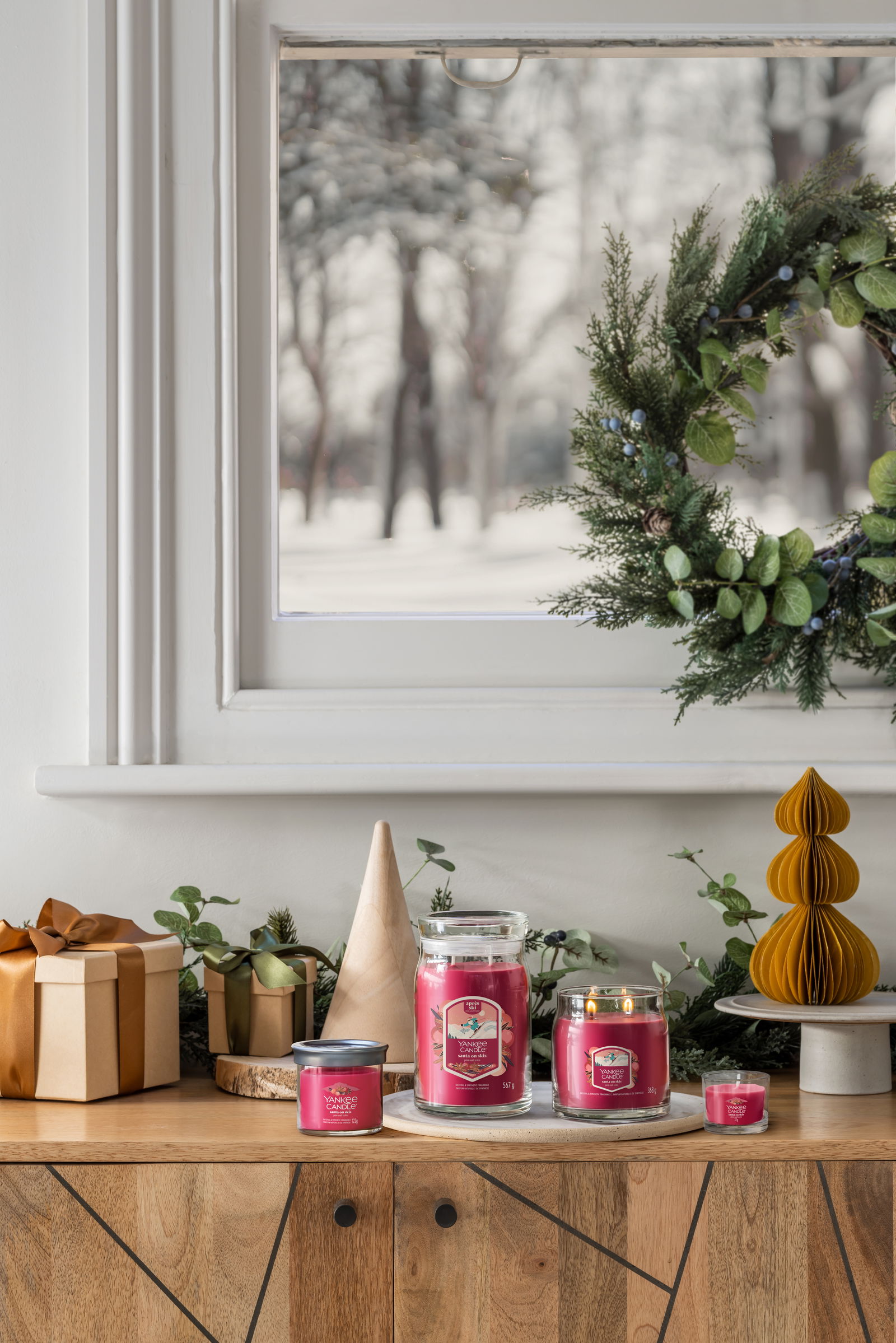 Santa on Skis Signature Large Jar 567g 2-Docht