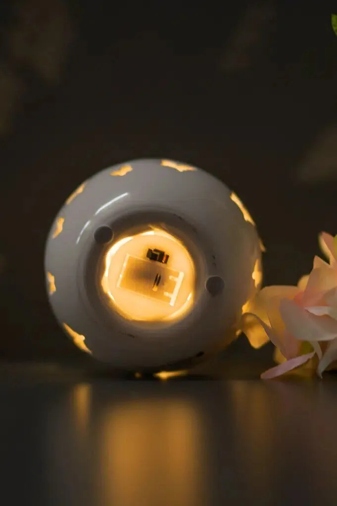 ciliana-lichtkugel-weiss-creme-LED-detail-schalter Lichtkugel Ciliana 10cm LED cremeweiß