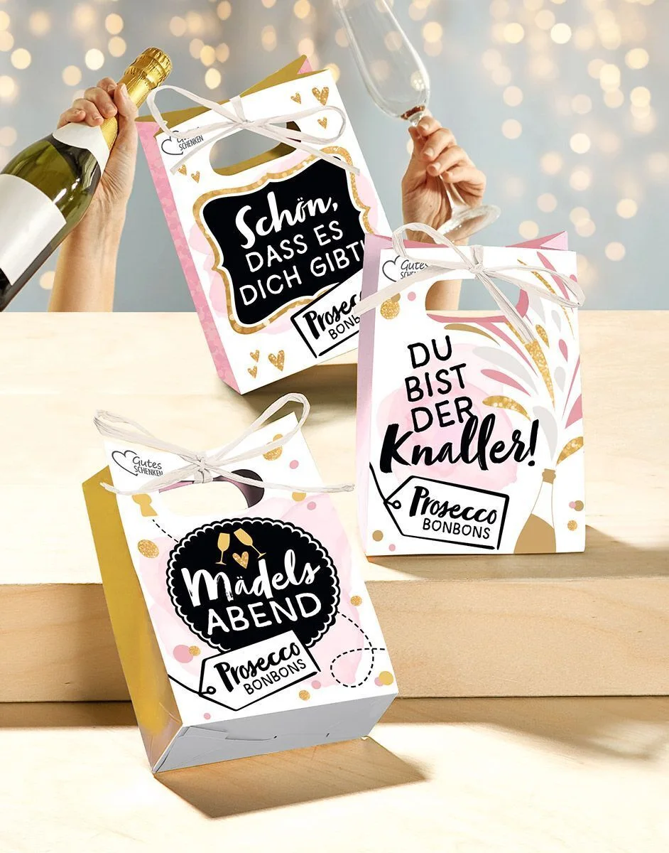 Prosecco Bonbons im Geschenktütchen "Schön" Werbung, Flasche