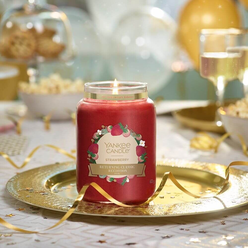 50th-Anniversary-Strawberry-WIDE Strawberry (1970`s) 623g von Yankee Candle
