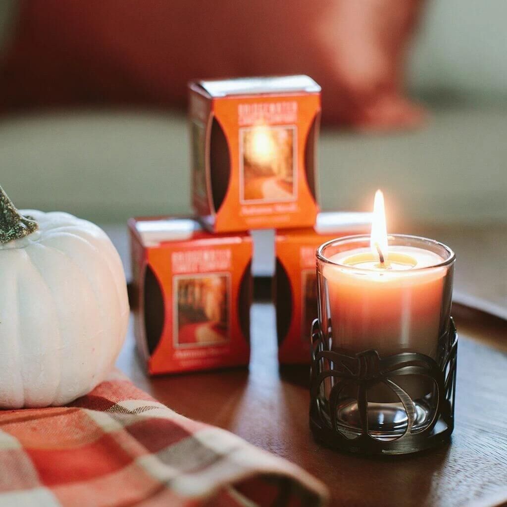 BW053164_2_2048x Autumn Stroll