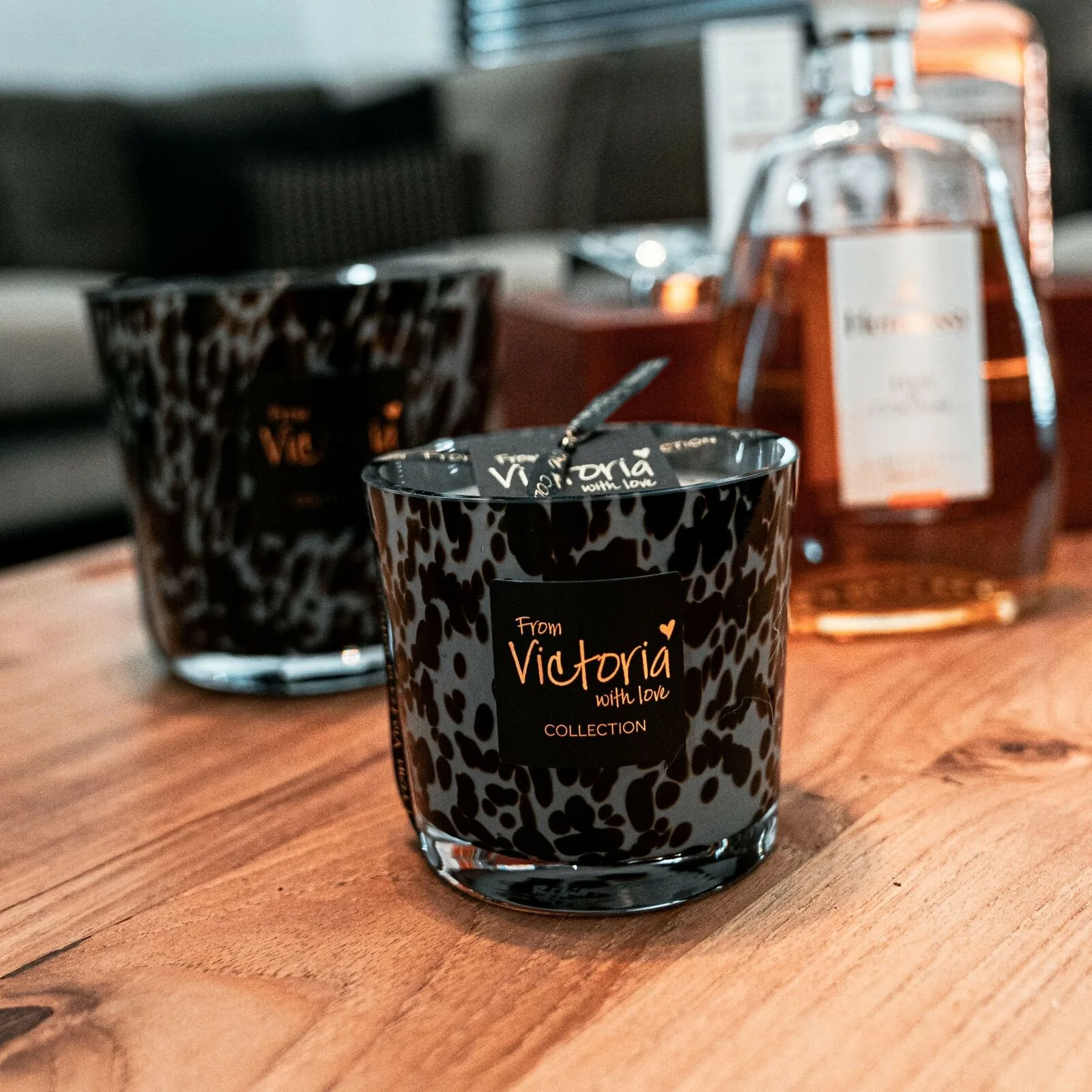 victoria-with-love-candle-scaled Dots Grey 3370g