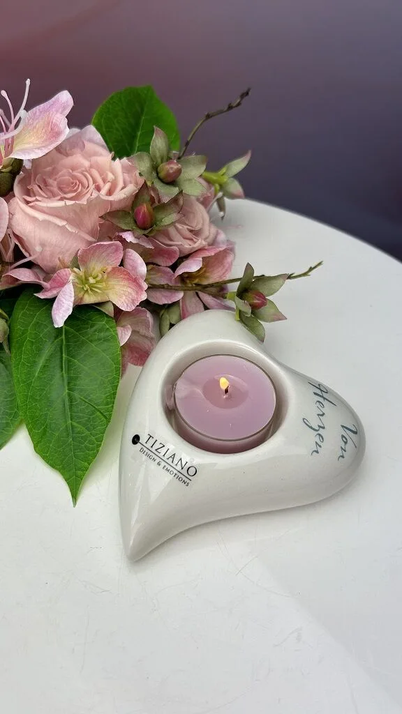 Teelichthalter Herz Amore 9,5cm cremeweiß Blume, Pflanze, Rose, Blütenblatt, Töpferei