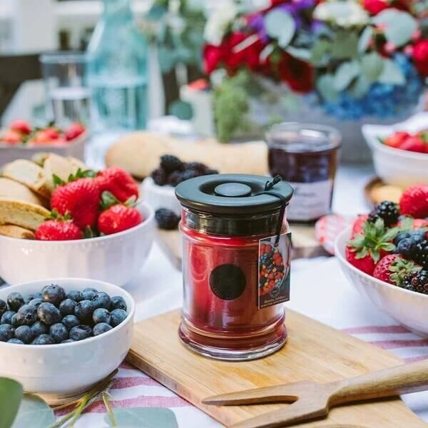 BW025166_3_600x Berries Jubilee 250g