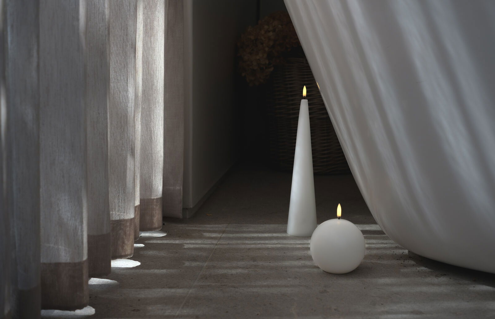 Uyuni LED Cone Candle 21,5 cm nordic white