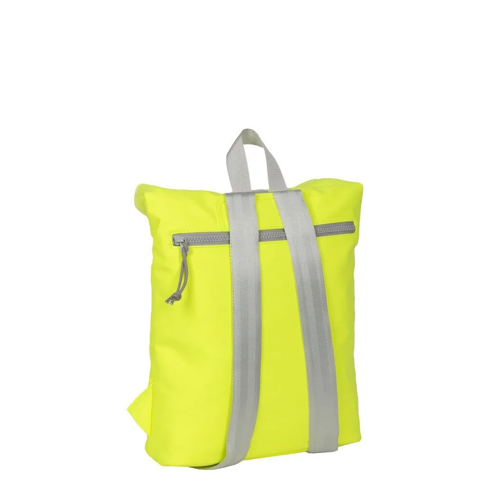 new-rebels-mart-rolltop-rucksack-gelb-neon-small-3 Mart - Los Angeles Rolltop Mini Rucksack neon gelb