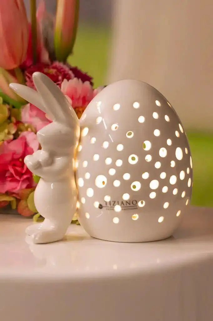 hase-leona-ei-led-stehend Hase Leona mit LED Ei stehend cremeweiß