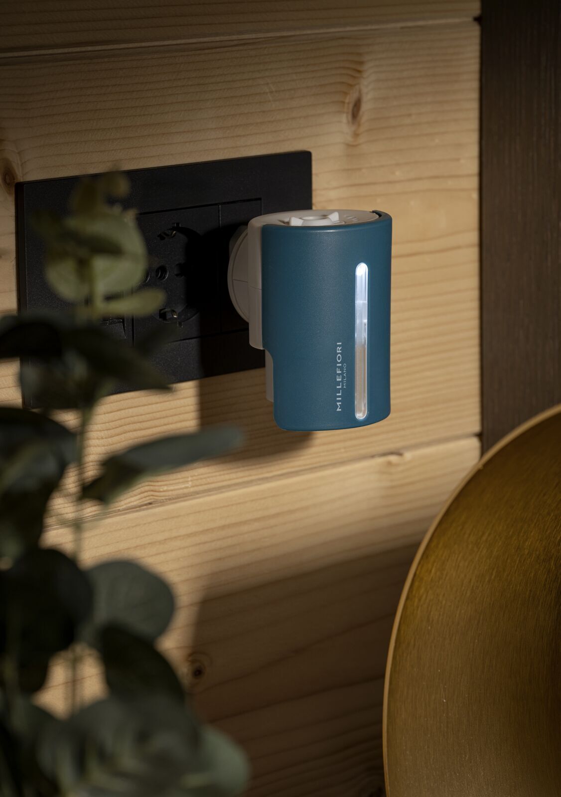 Elektrischer Raumduft für die Steckdose blaugrün Elektrischer Raumduft für die Steckdose blaugrün