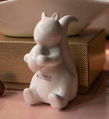 Silvino4 Eichhörnchen Silvino sitzend 12cm cremeweiß