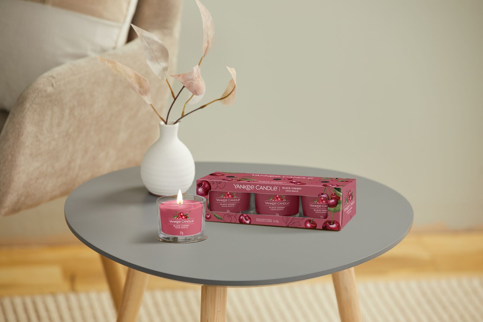 filled-votives_Set-1_Black-Cherry Black Cherry 37g Glasvotivkerze 3er Pack