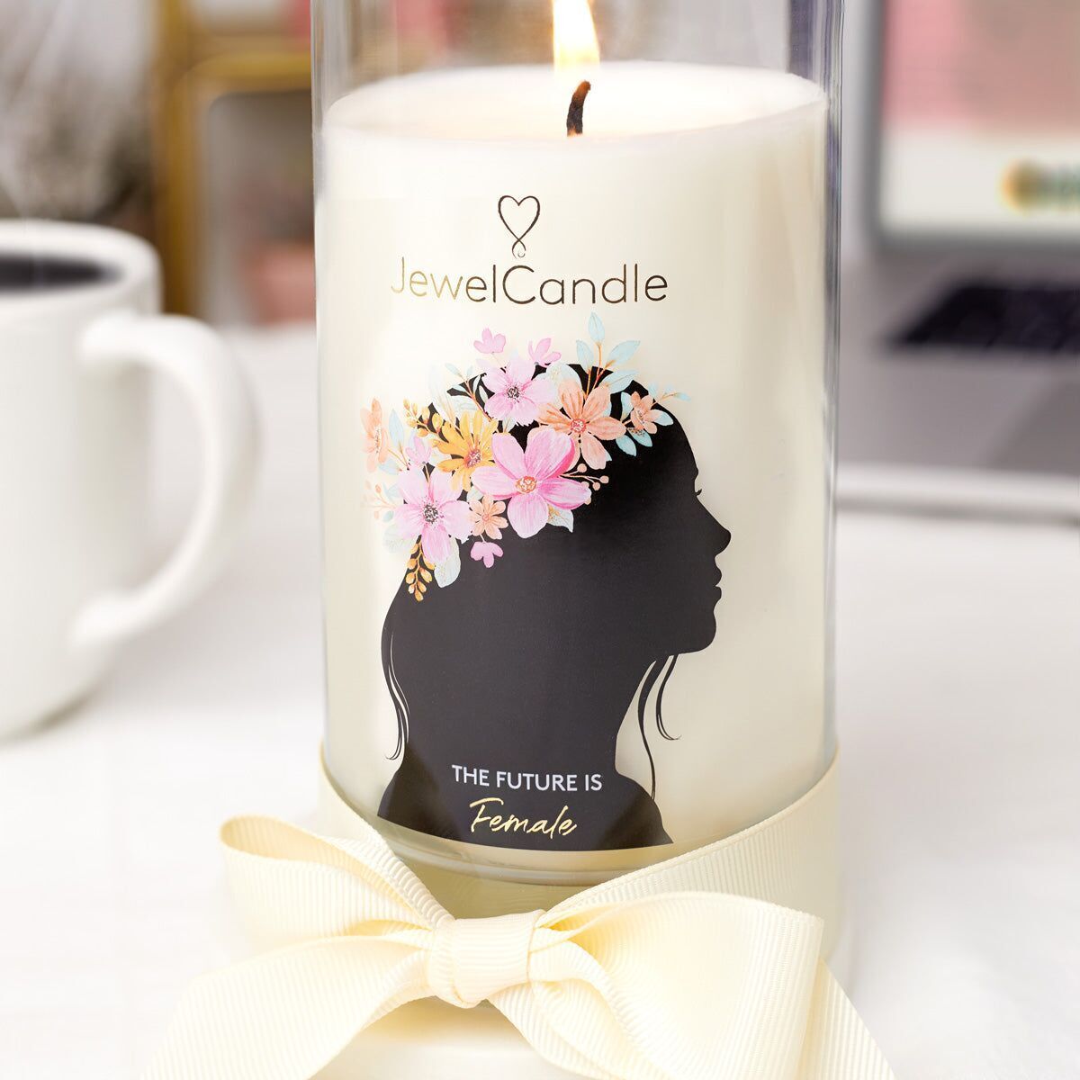 79bc291414dec11404a28890b459481b9869c0c1_retouch_2 The Future Is Female (Armband) 400g