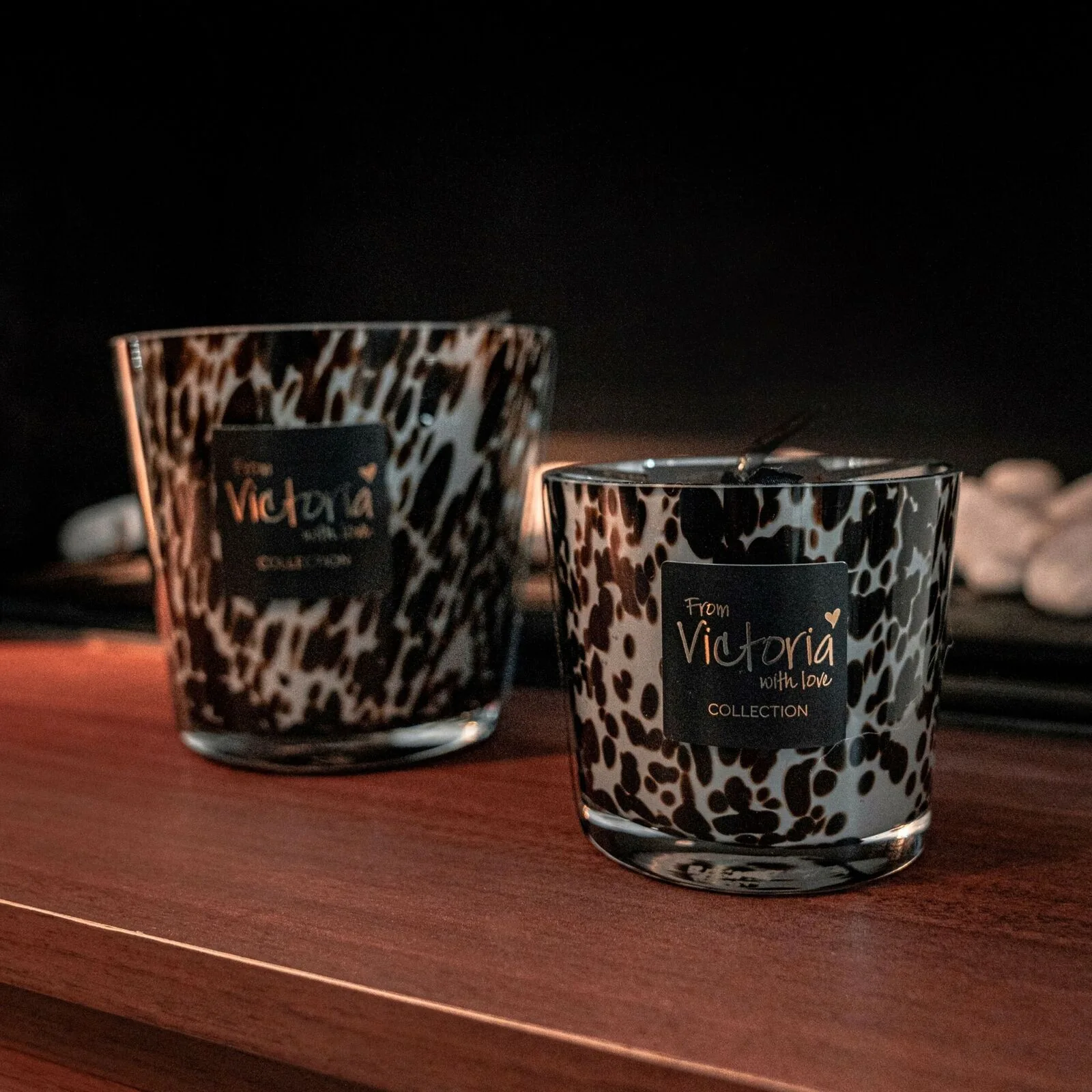 victoria-with-love1-scaled Dots Grey 3370g