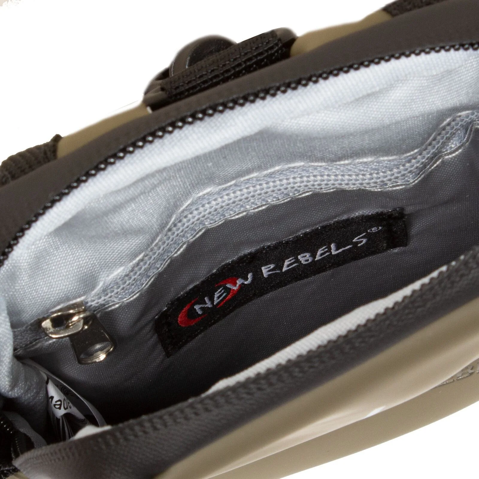 fXXxPlKI Mart - Philadelphia Handytasche olive