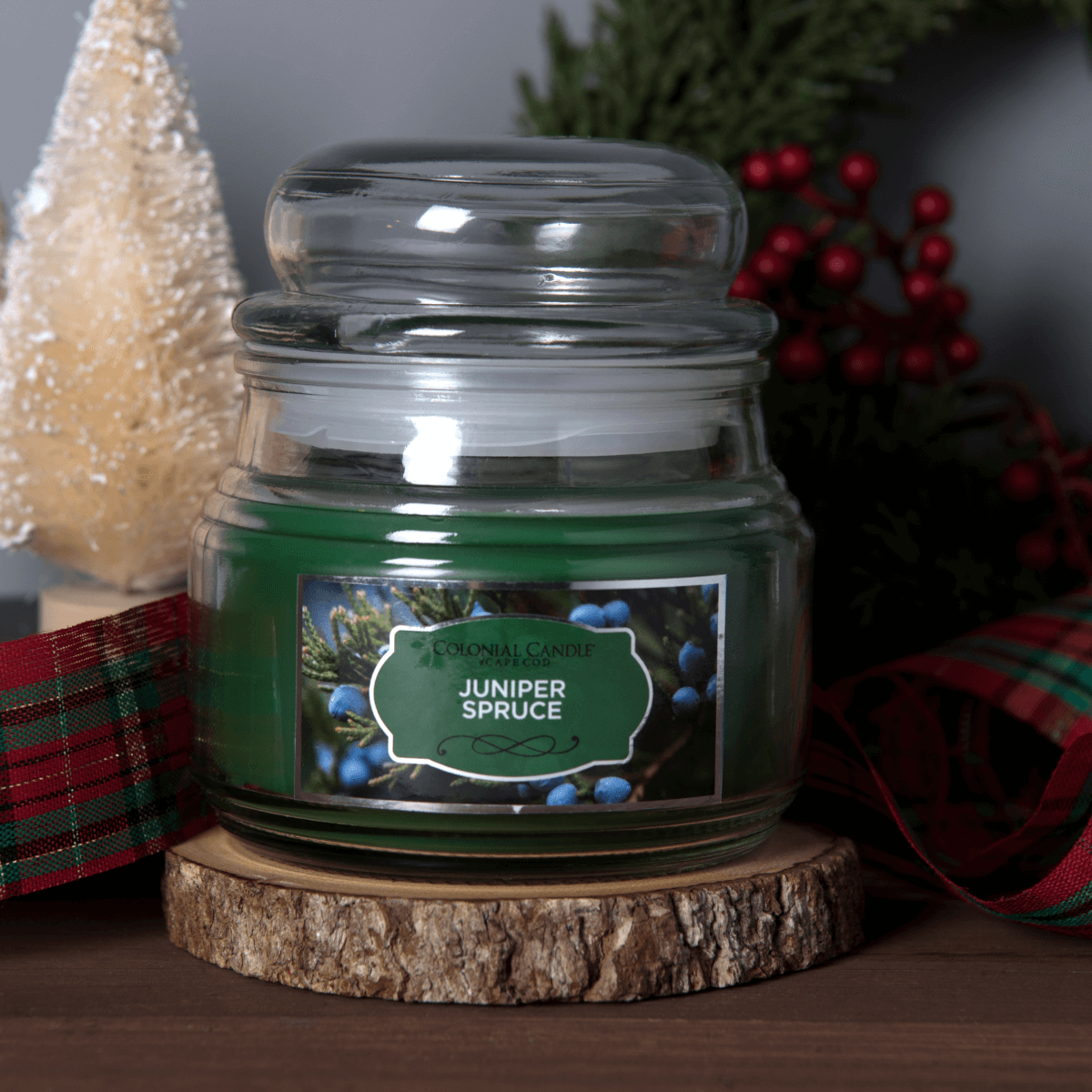 CC127555_Lifestyle Duftkerze Juniper Spruce Terrace - 255g