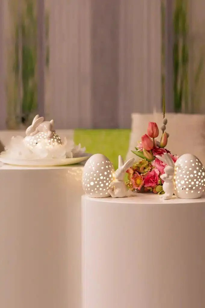 hase-leona-ei-led-kollektion Hase Leona mit LED Ei liegend cremeweiß