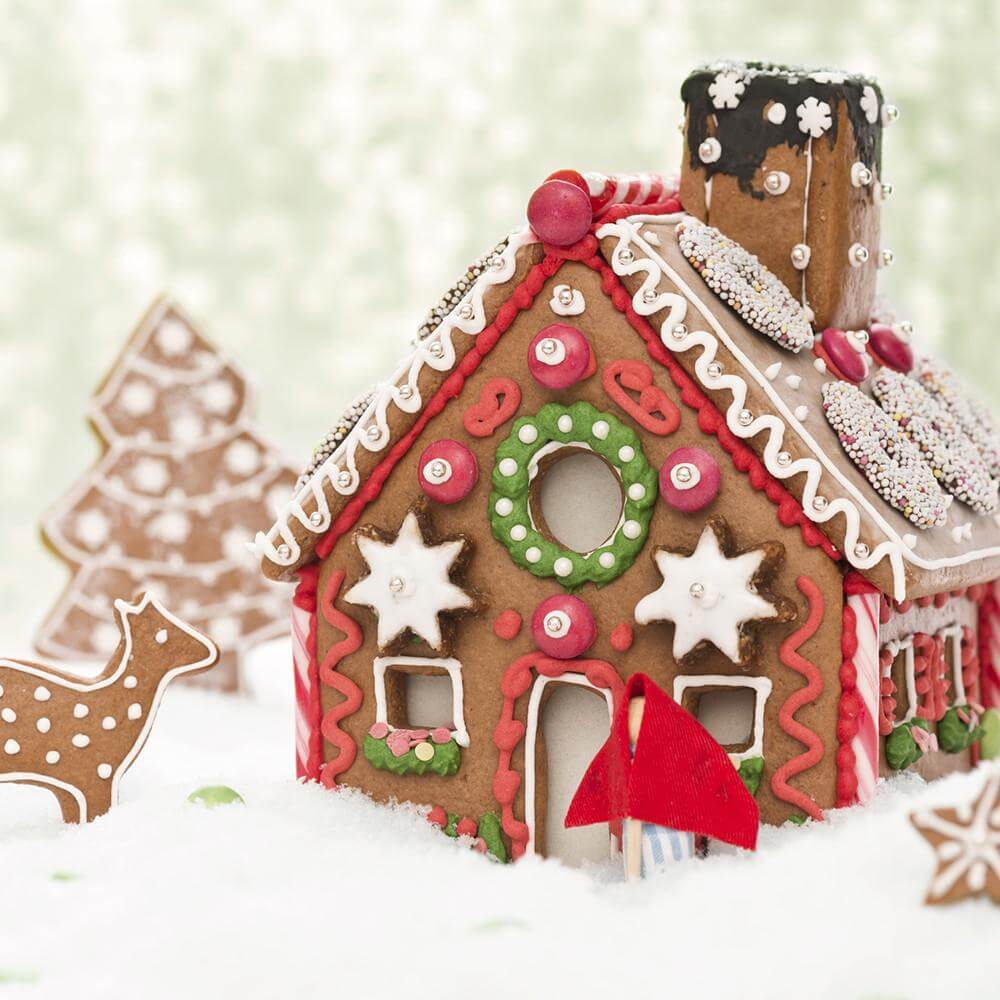 Village Candle Gingebread House