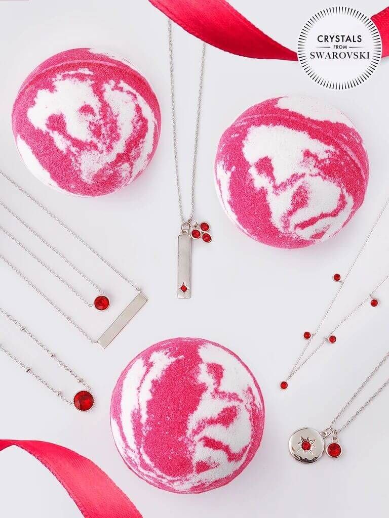 Charmed-Aroma-Rubin-Juli-Geburtsstein-Badebombe Juli Rubin Geburtsstein Badebombe (Halskette)