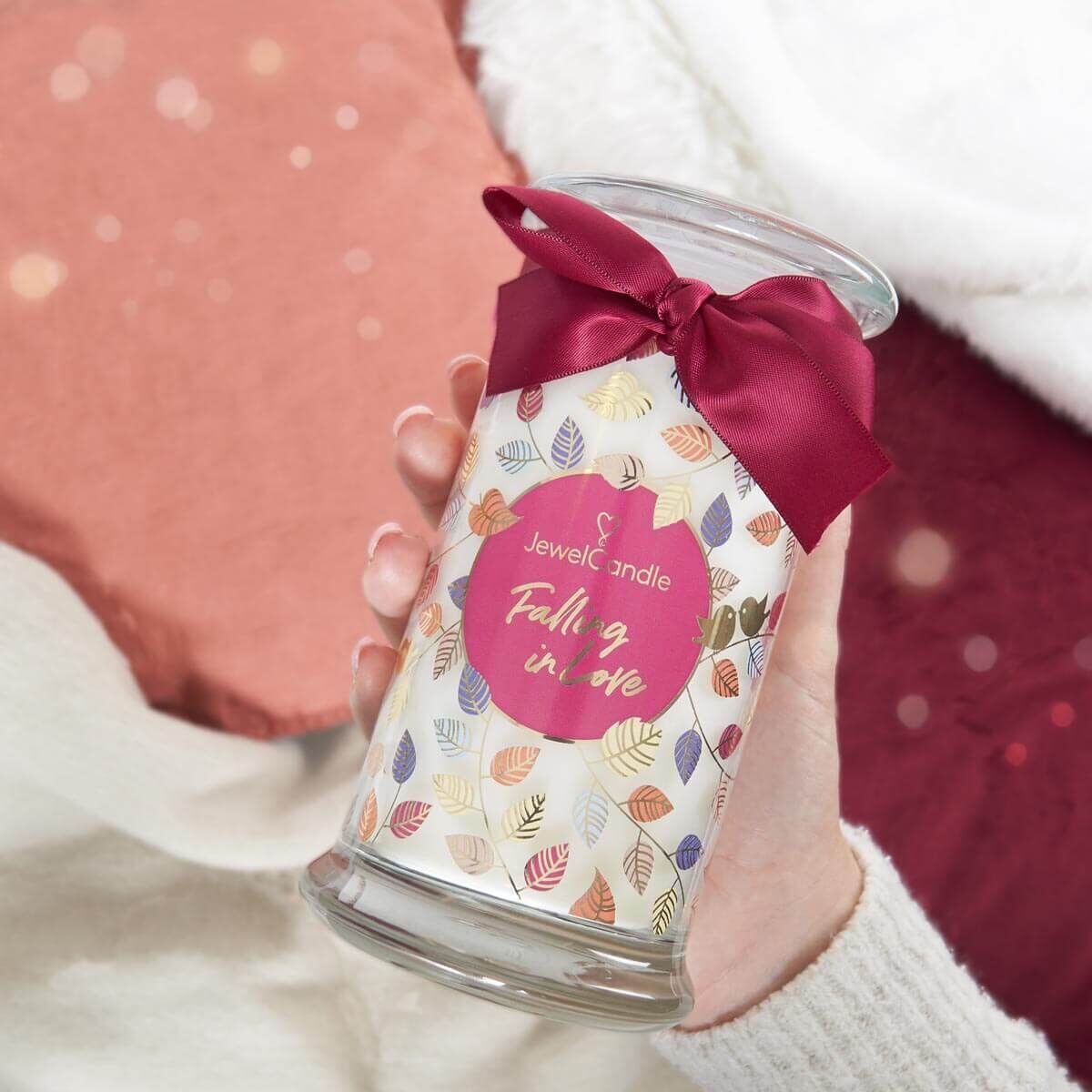 falling-in-love-duftkerze-mit-schmuck-juwelkerze-gallery-pictures-4 Falling In Love (Halskette) 400g