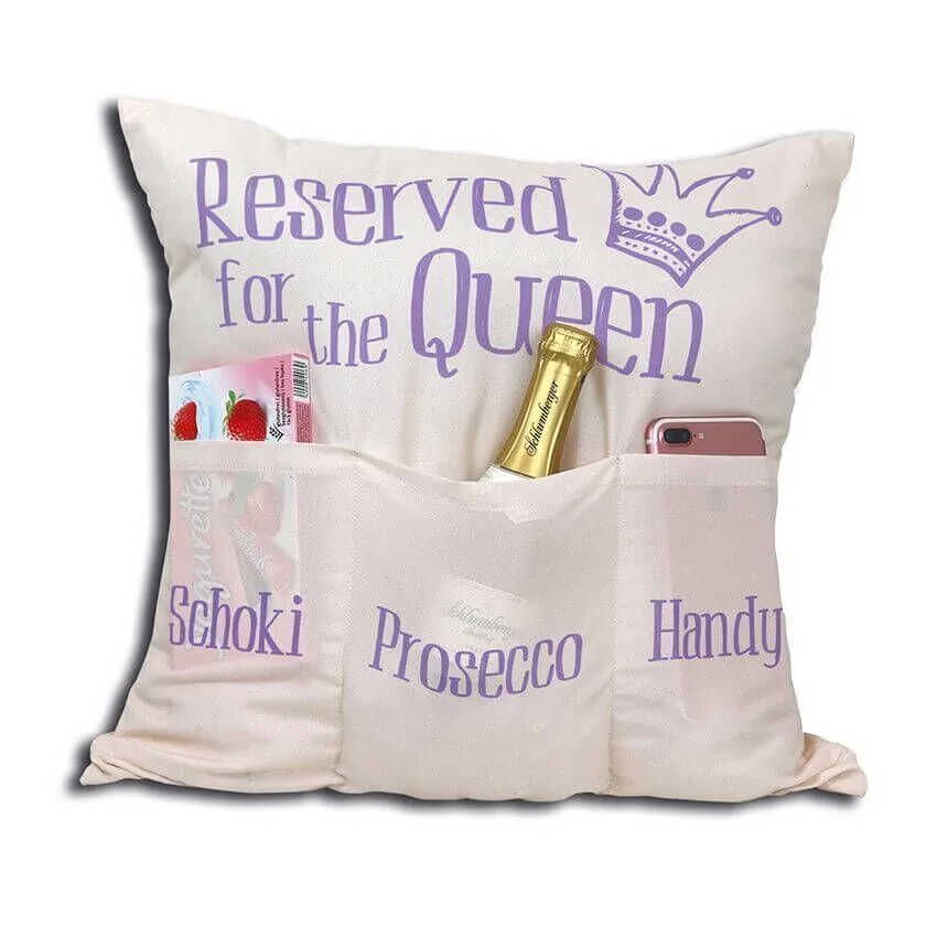 8803_01 Reserved for the Queen Kissen mit 3 Einstecktaschen