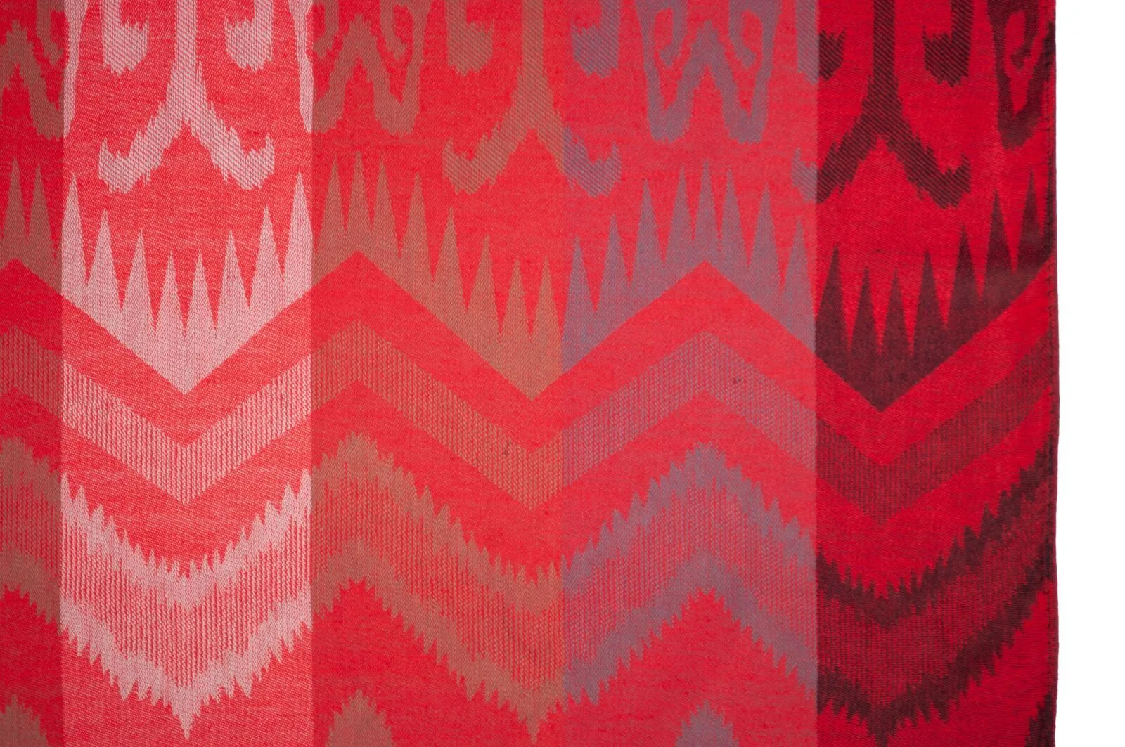 60550005-100_Detail Jacquard Schal Niya rot 100