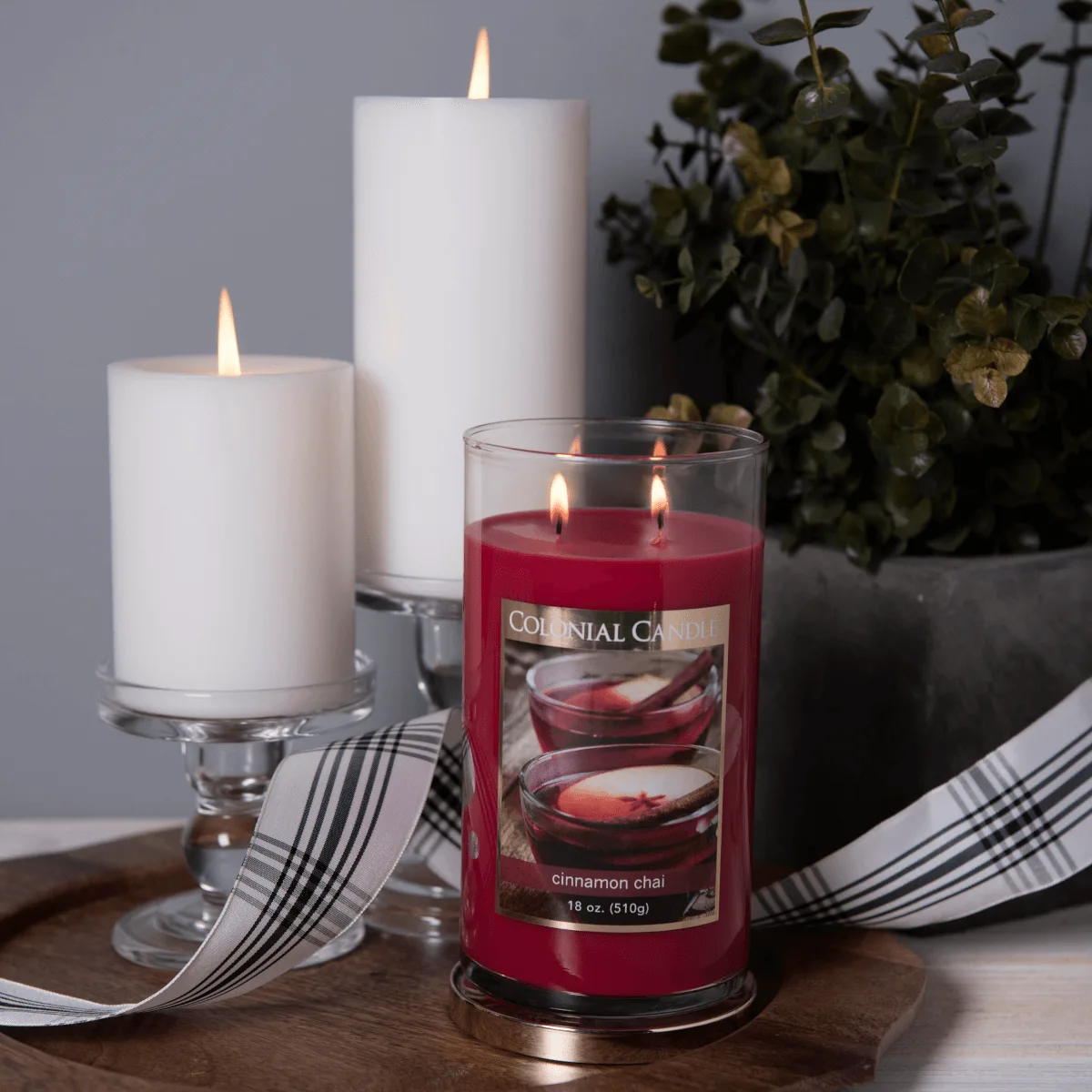 CC127342_Lifestyle Duftkerze Colonial  Cinnamon Chai - 538g