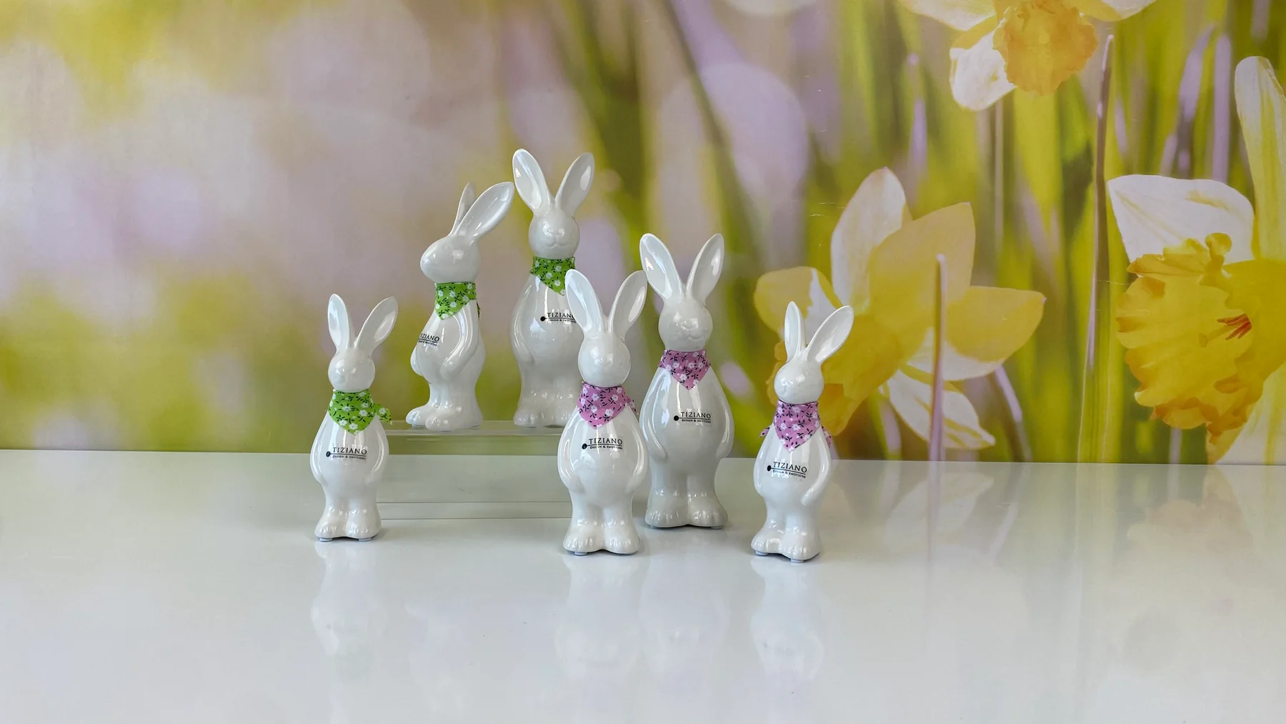 Hase Gabrio mit Halstuch rosa 18cm cremeweiß Hase Gabrio mit Halstuch rosa 18cm cremeweiß