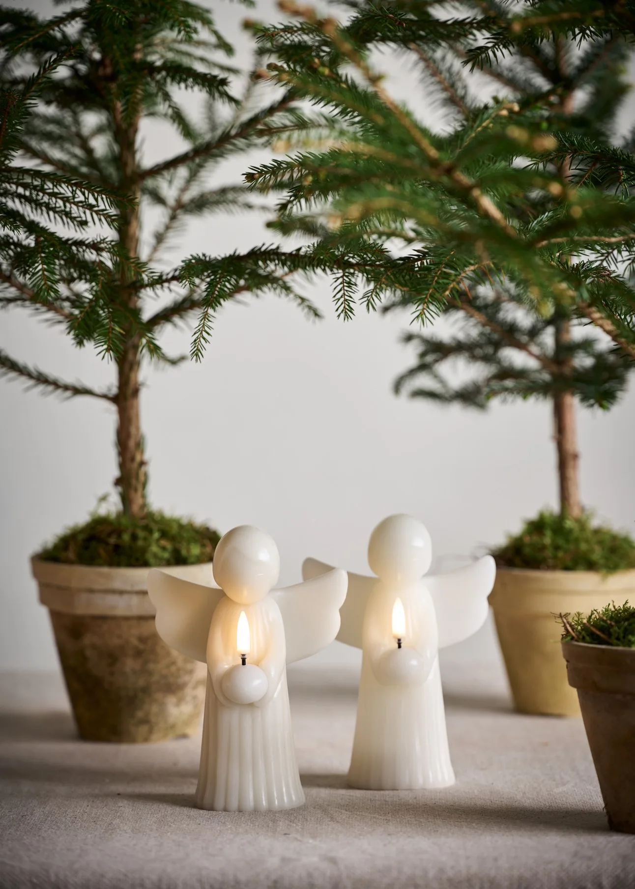 Uyuni LED Kerze Angel oyster grey 11x15,5cm