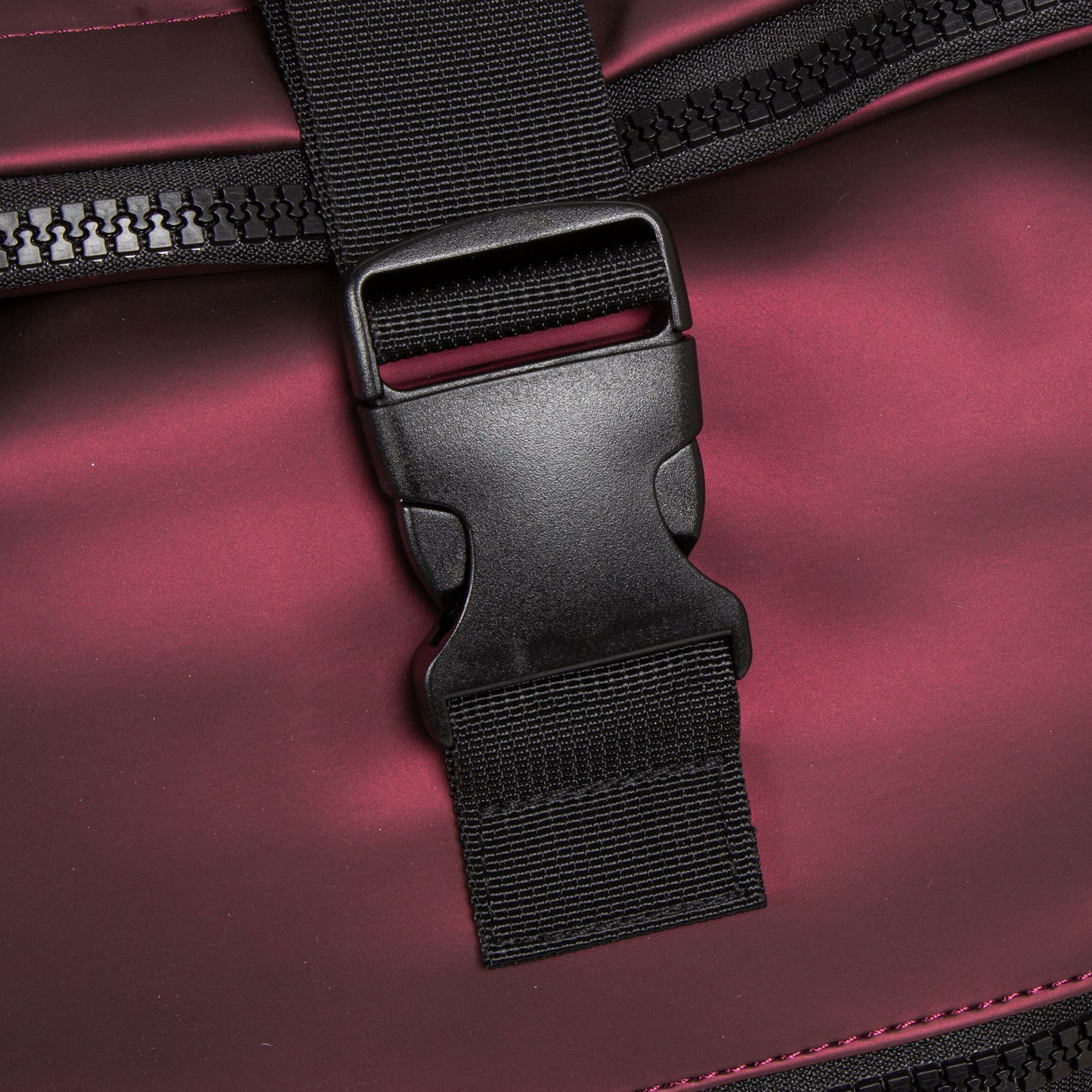 Mart - New York Rolltop Rucksack burgund metallic