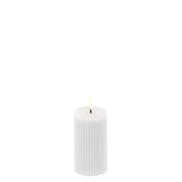 UL-PI-NWG06010 Uyuni LED Stumpenkerze 5,8x10cm Nordic White geriffelt