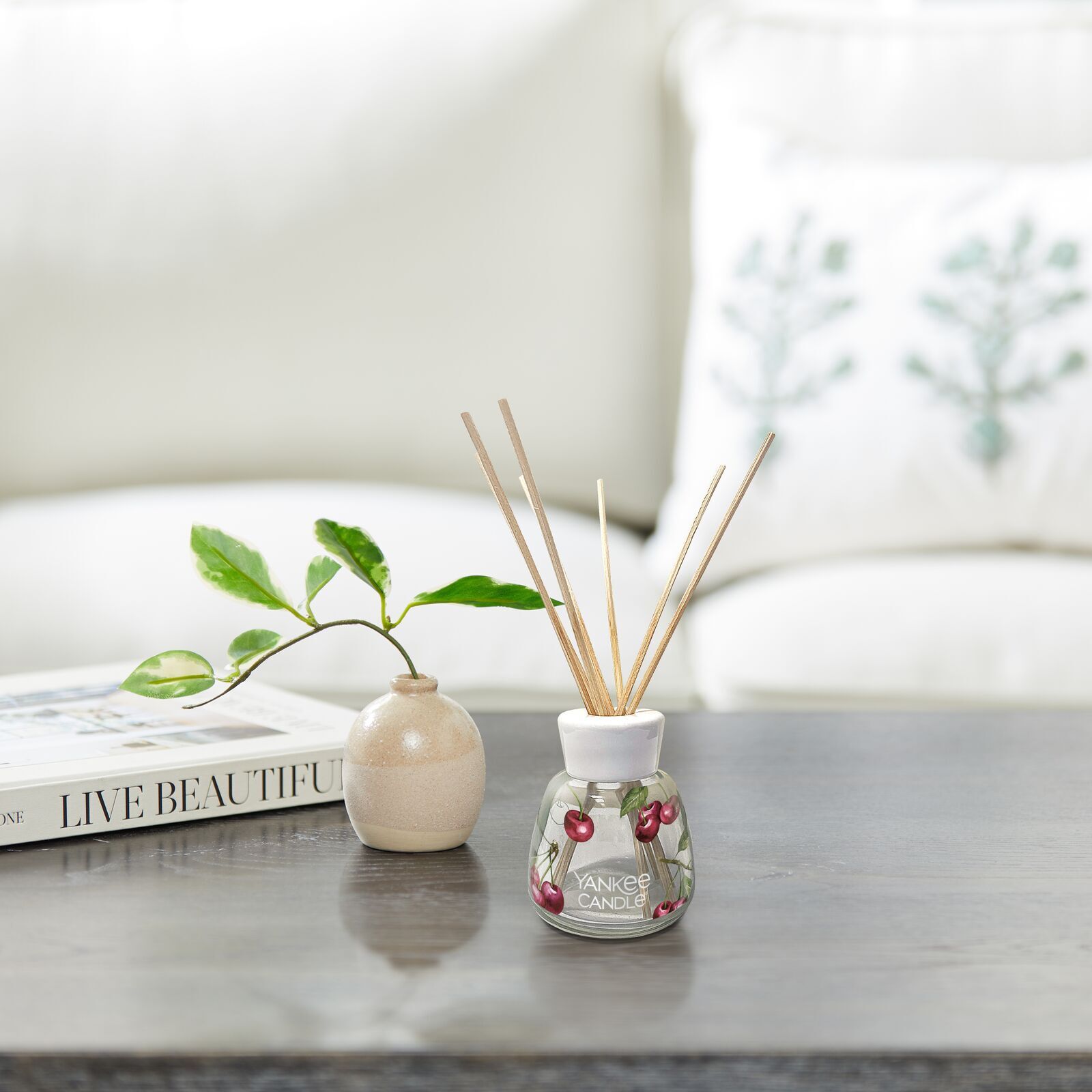 Black Cherry Signature Reed Diffuser 100ml Black Cherry Signature Reed Diffuser 100ml