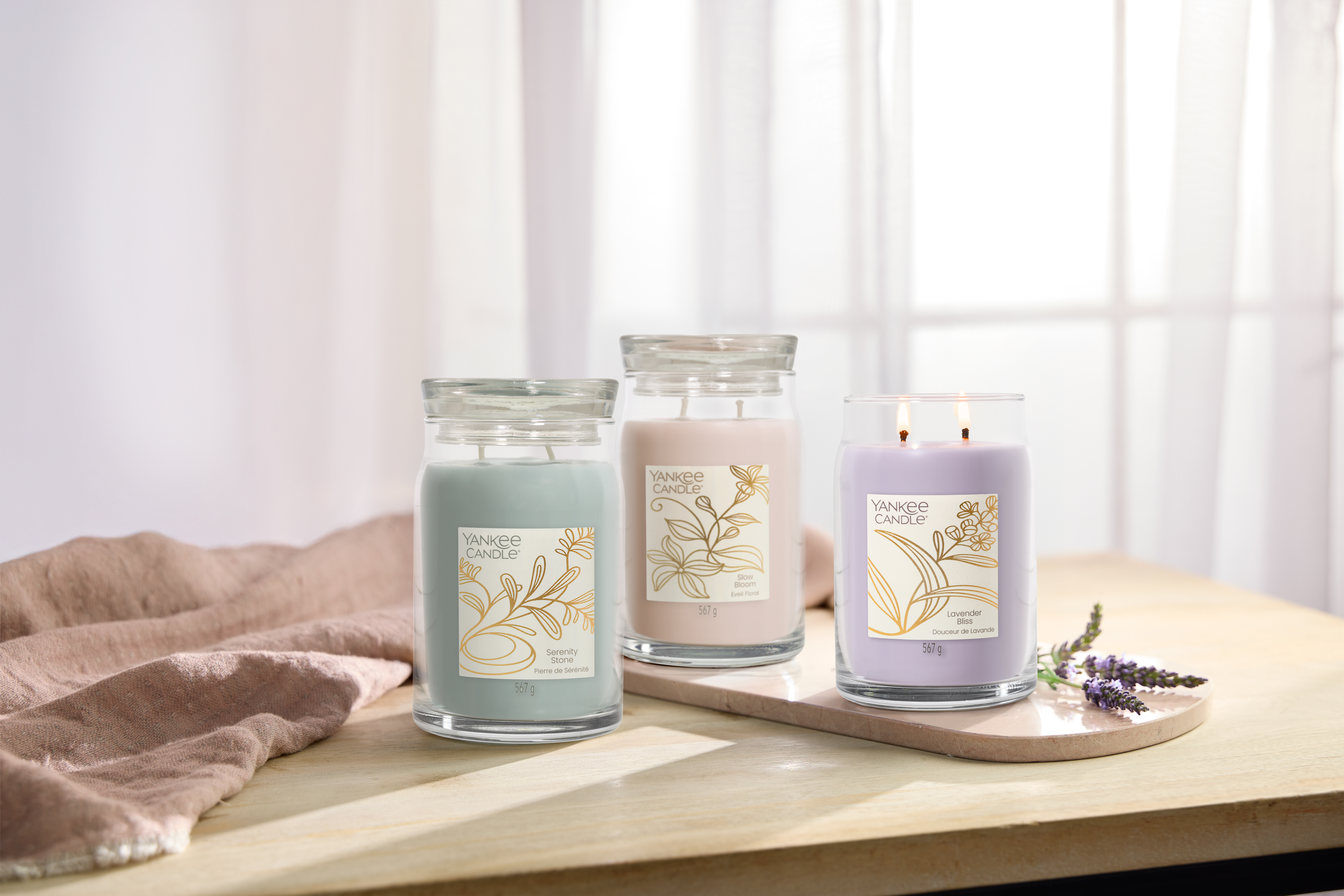 Lavender Bliss Signature Large Jar 567g 2-Docht Lavender Bliss Signature Large Jar 567g 2-Docht