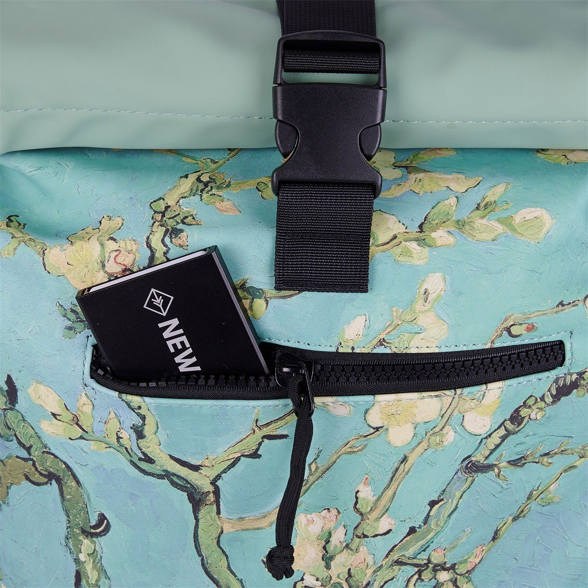 Mart - New York Rolltop Rucksack Almond Blossoms