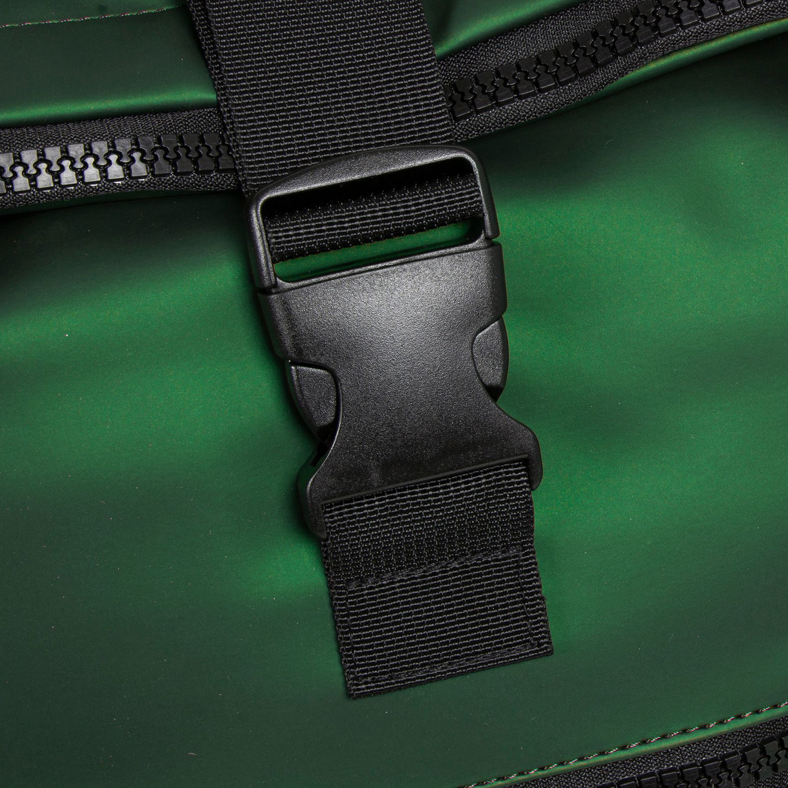 Mart - New York Rolltop Rucksack grün metallic