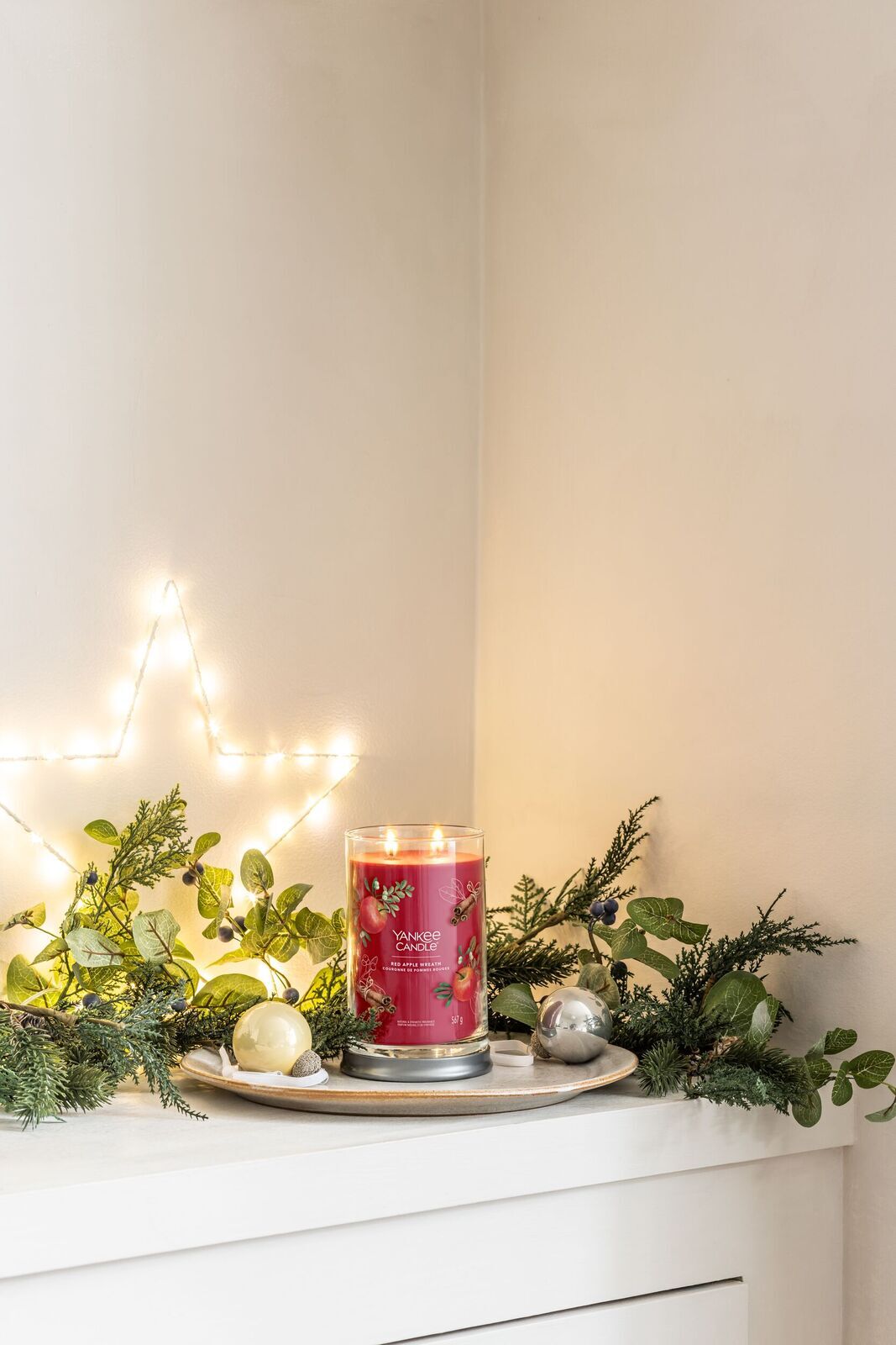 Red-Apple-Wreath_Large Red Apple Wreath Signature Large Tumbler 567g 2-Docht