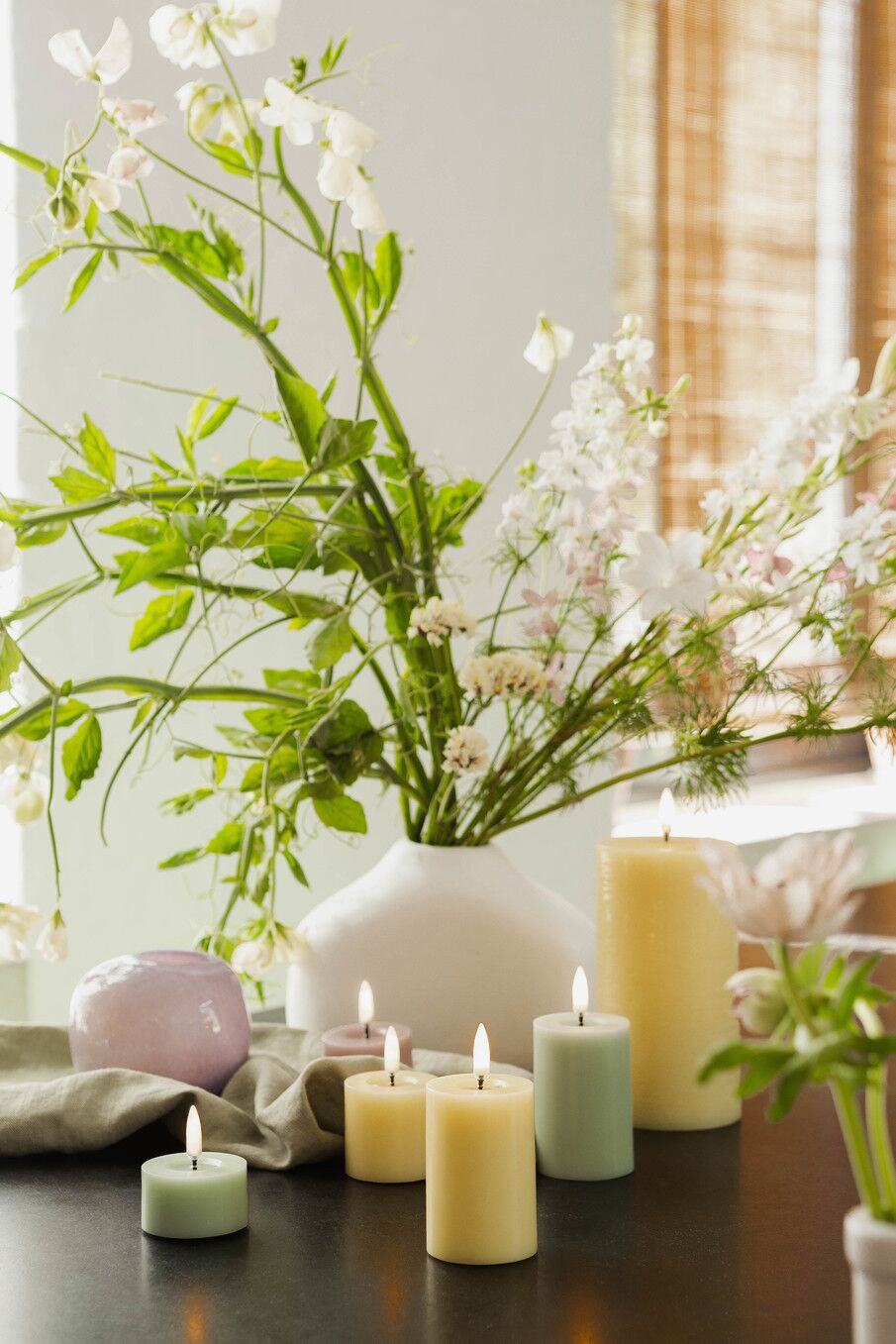 Uyuni-UL-PI-WYM0505-UL-PI-WYM0506-UL-PI-WY78015-UL-PI-DGM0503-UL-PI-DGM0506-UL-PI-LLM0503-01 Uyuni LED Stumpenkerze 5 x 7,5cm melted light lavender