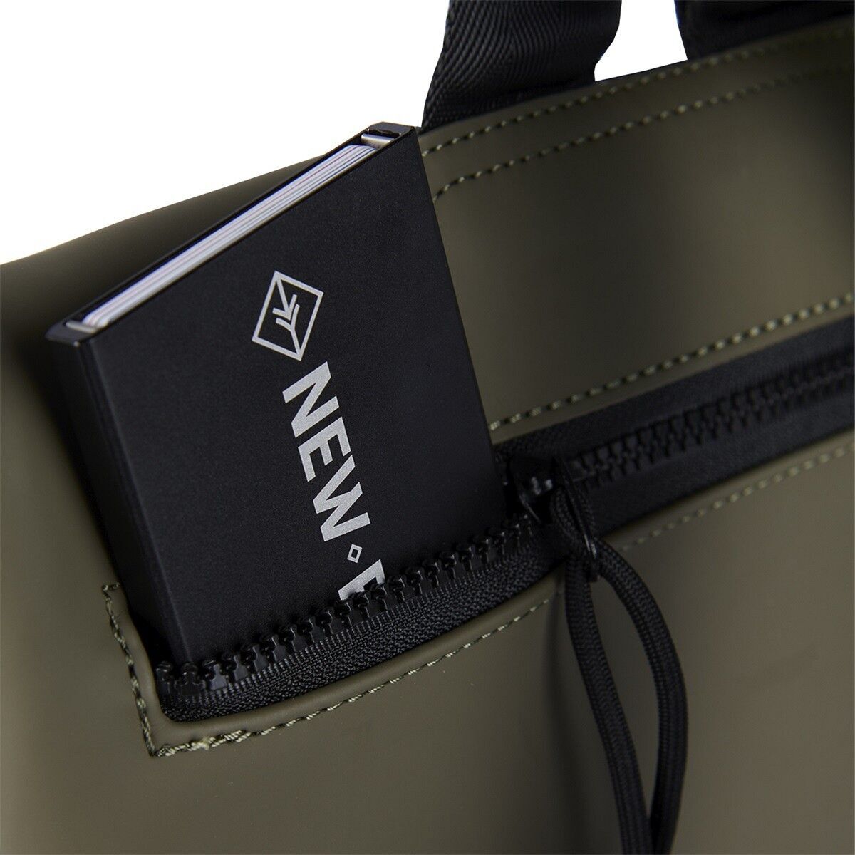 5AD3CD2473FA4D0DF2F62CABAE9B89C9C71A1A27 Bowie - Los Angeles Rolltop Rucksack olive