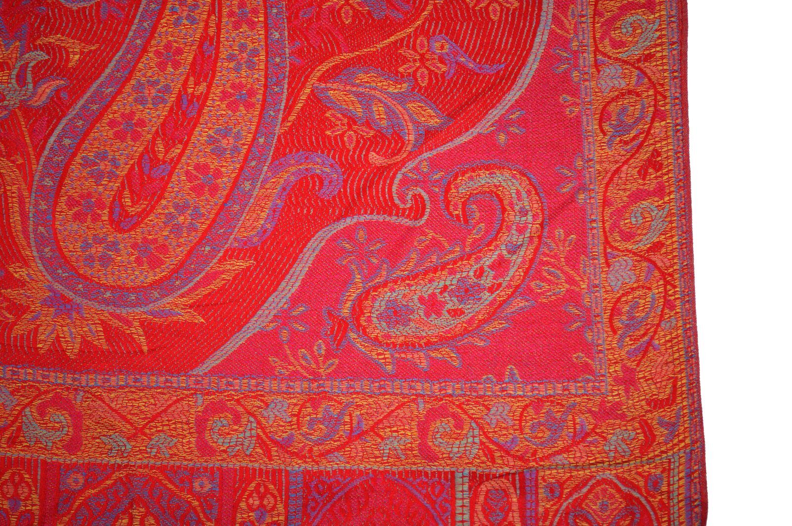 60550001-100_Detail Jacquard Schal Nahla rot 100