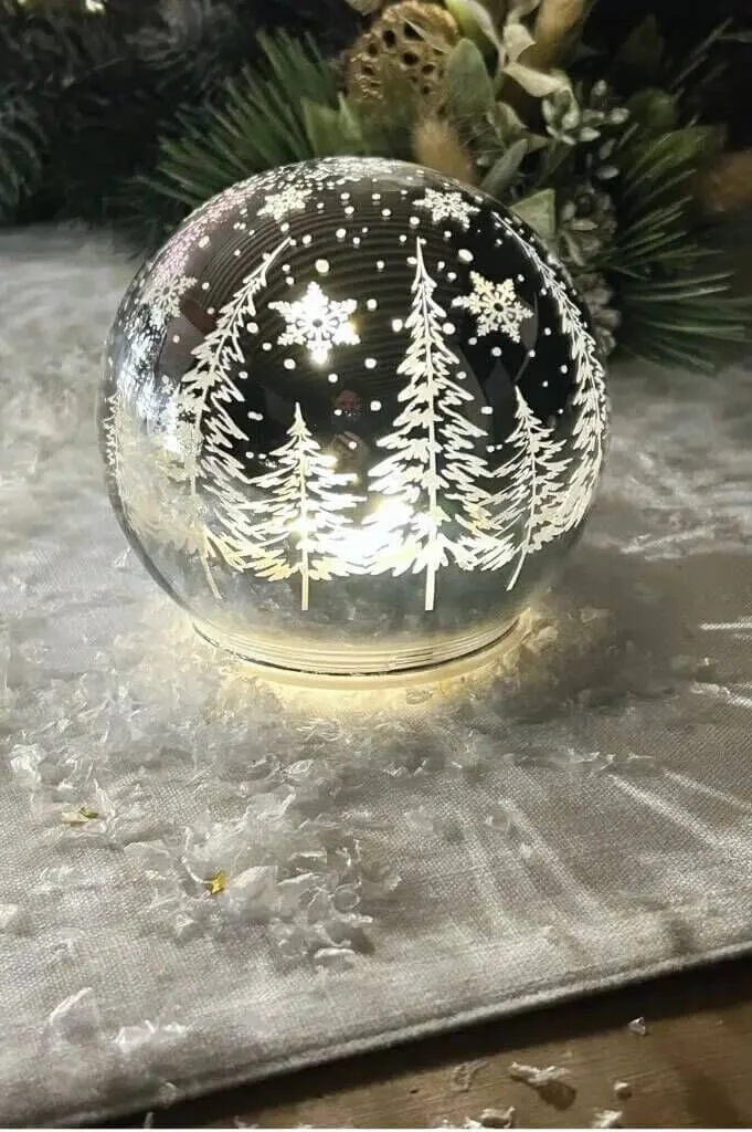 Lichtkugel Fabola Wald 10cm LED silber Lichtkugel Fabola Wald 10cm LED silber