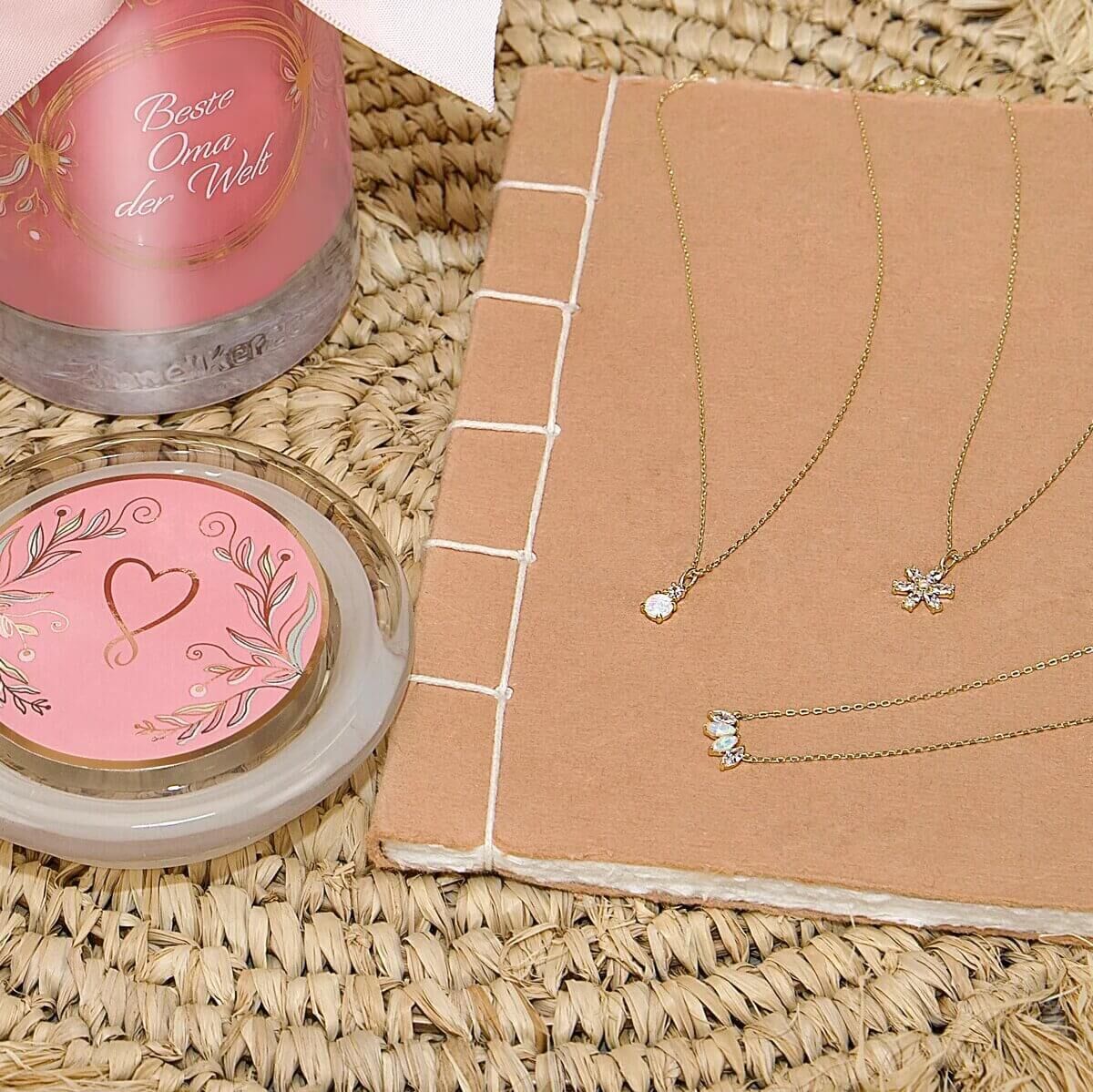 Beste Oma der Welt (Halskette, vergoldet) 400g Beste Oma der Welt (Halskette, vergoldet) 400g