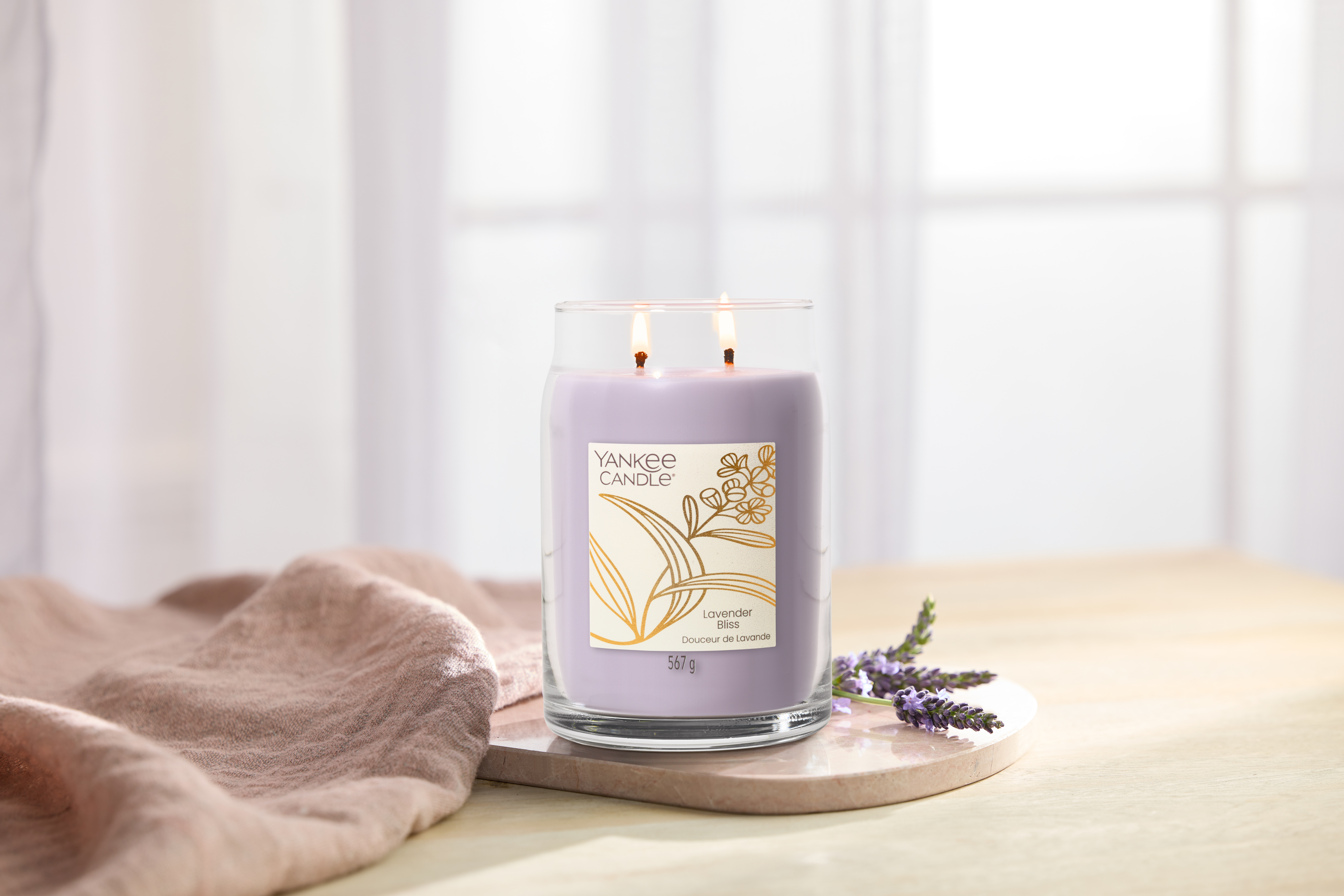 Lavender Bliss Signature Large Jar 567g 2-Docht Lavender Bliss Signature Large Jar 567g 2-Docht