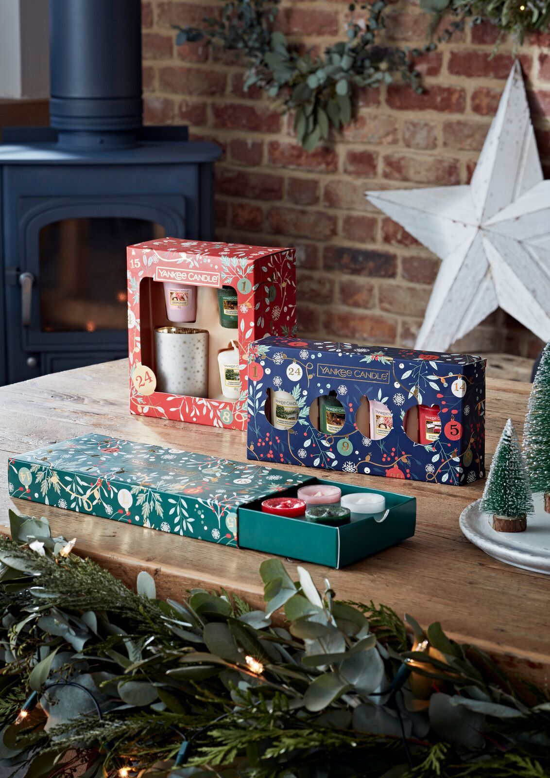 Yankee_Votive_Sets_Group_Shot2_006_HRC 10 Teelichter mit Halter Geschenkset Weihnachten