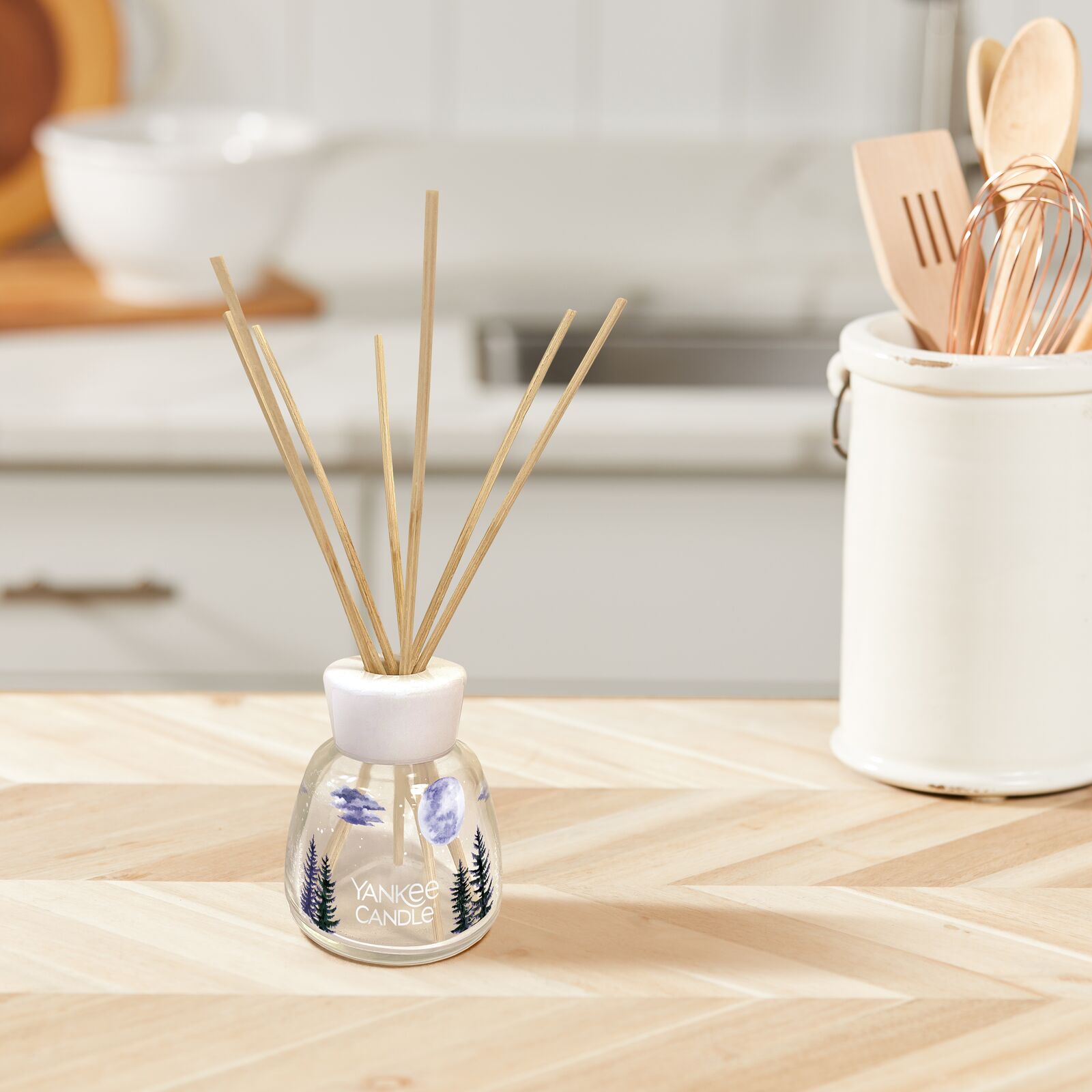 Midsummers Night Signature Reed Diffuser 100ml Midsummers Night Signature Reed Diffuser 100ml