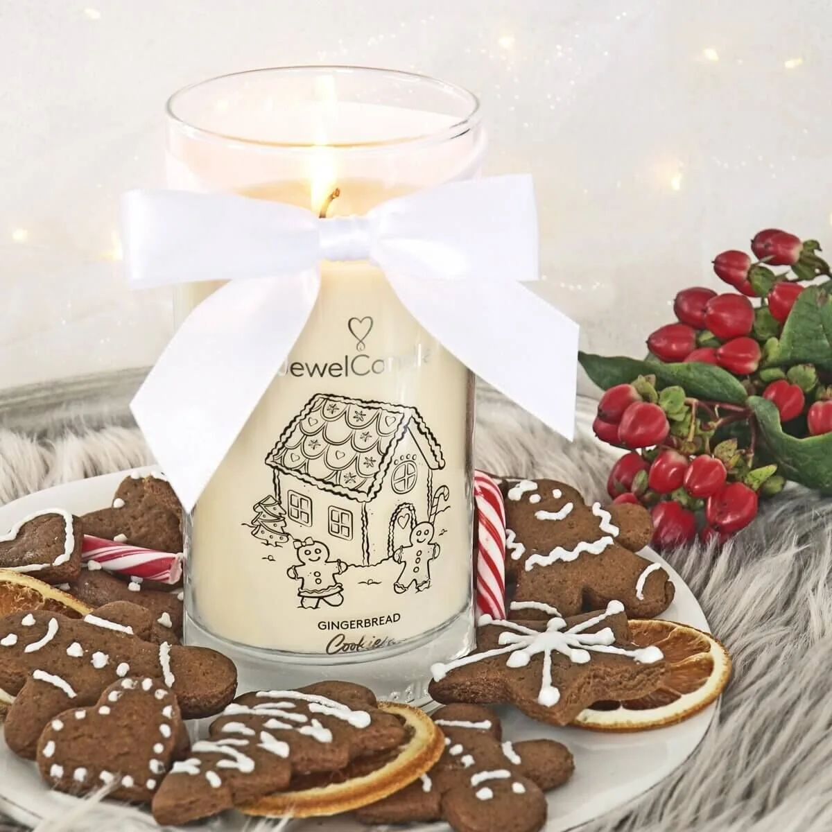 09234249e2160295d27f5f62c5ca539e52fd2999_gingerbread_cookies_scented_candle_with_jewel_jewelcandle_gallery_2_75983d3c-9ca9-48fe-9b61-94da86a1e315_2048x Gingerbread Cookies (Armband) 400g