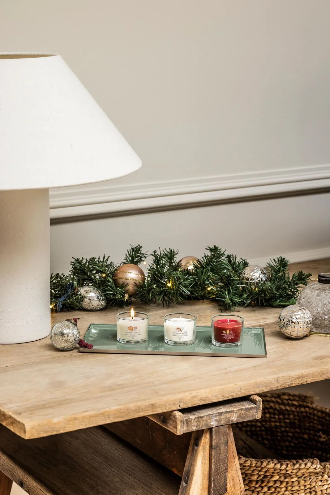 North Pole Hideaway 37g Glasvotivkerze Tabelle, Tischplatte, Lampe, Tischlampe, Kerze