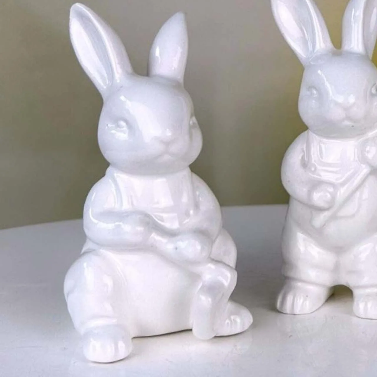 Hase Gino mit Spitzhake 8cm cremeweiß Kunst, Porzellan, Töpferei