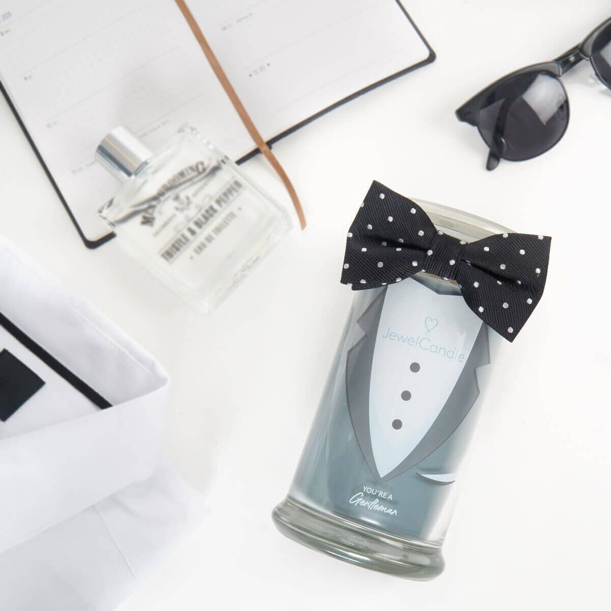 you-are-a-gentleman-duftkerze-mit-schmuck-juwelkerze-gallery-2 You are a Gentleman (Armband) 400g