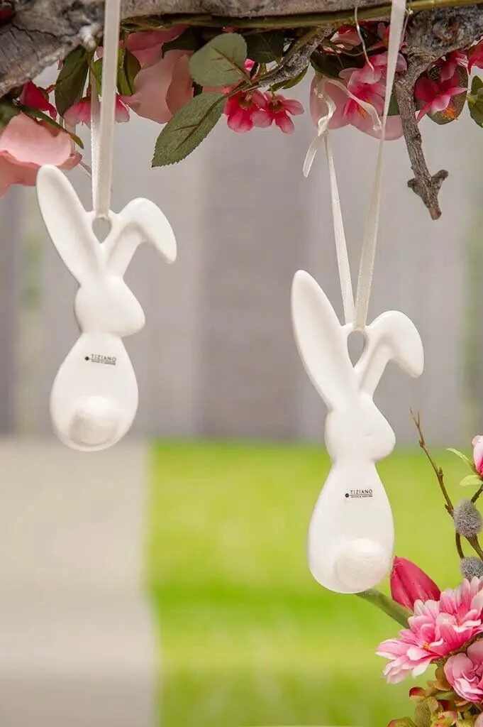 dekohaenger-hase-fabrio-mit-puschel-weiss-creme-zweifach Anhänger Hase Fabrio mit Puschel 13cm