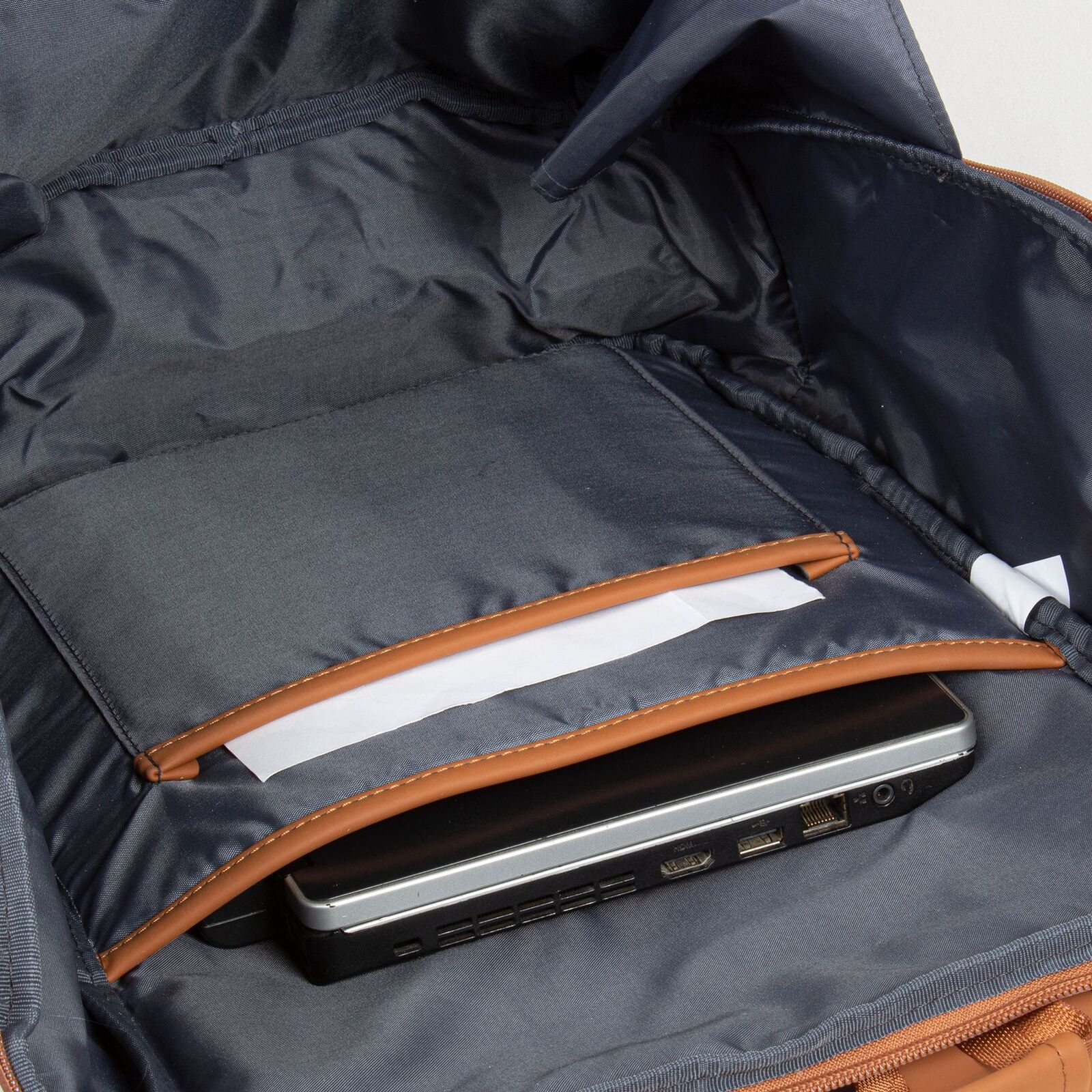 6YvS0HaE Harper - Queens Rucksack cognac