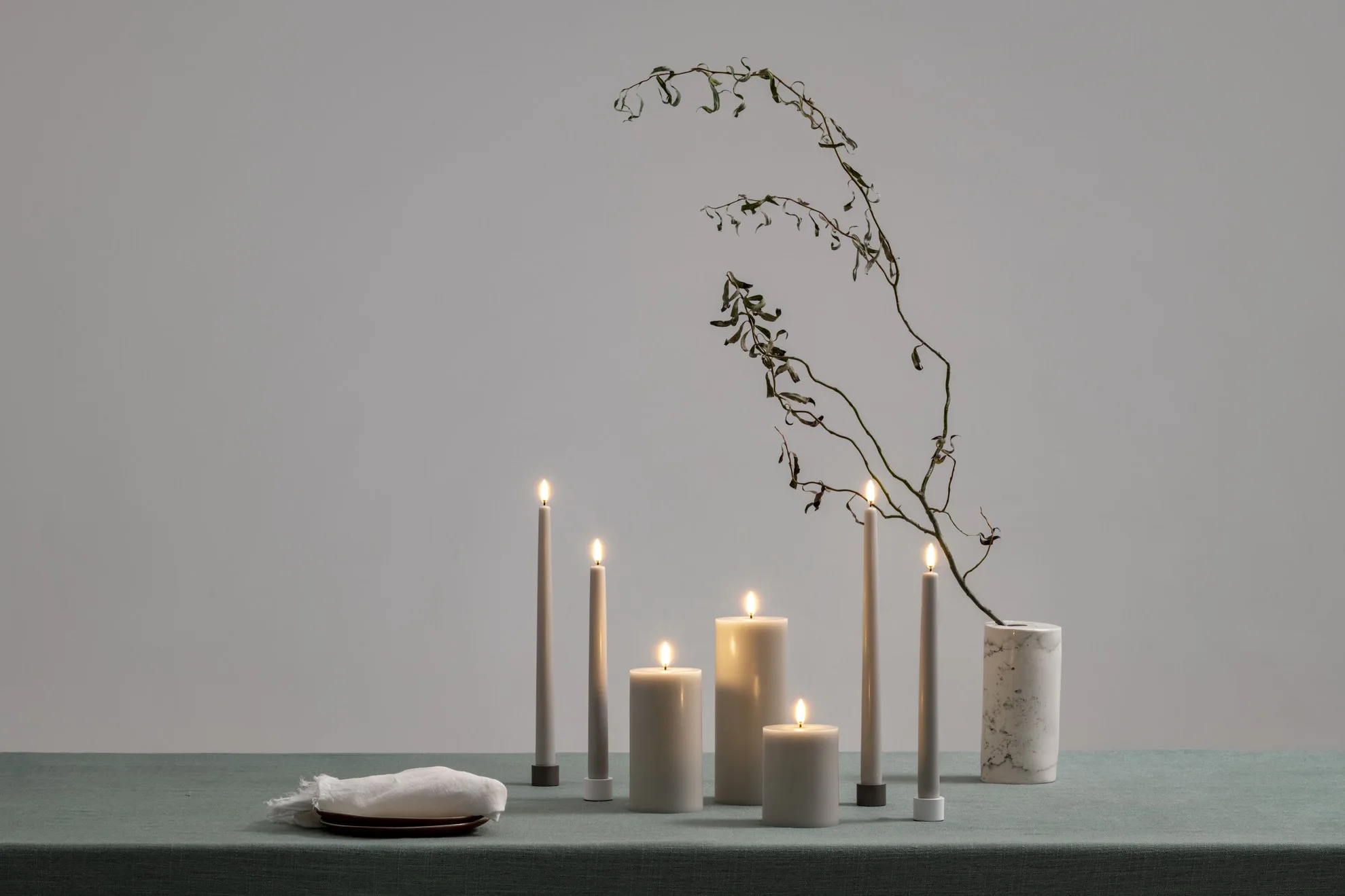 Uyuni LED Tafelkerze 25cm oyster grey 2 Stück Uyuni LED Tafelkerze 25cm oyster grey 2 Stück